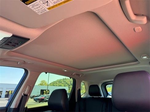 Used 2023 Nissan Rogue Platinum w/ Platinum Premium Package image 16