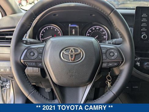 Used 2021 Toyota Camry SE w/ Carpet Mat Package (TMS) image 13