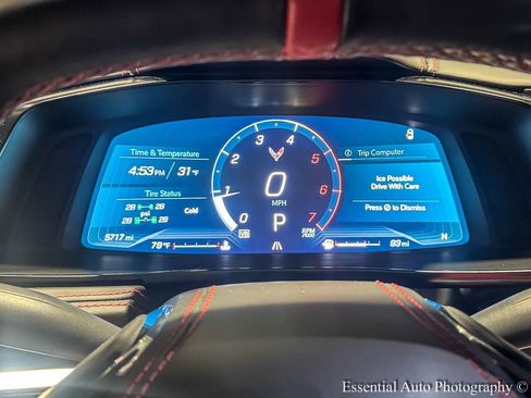 Used 2024 Chevrolet Corvette Stingray Premium Conv w/ Z51 Performance Package RWD image 4
