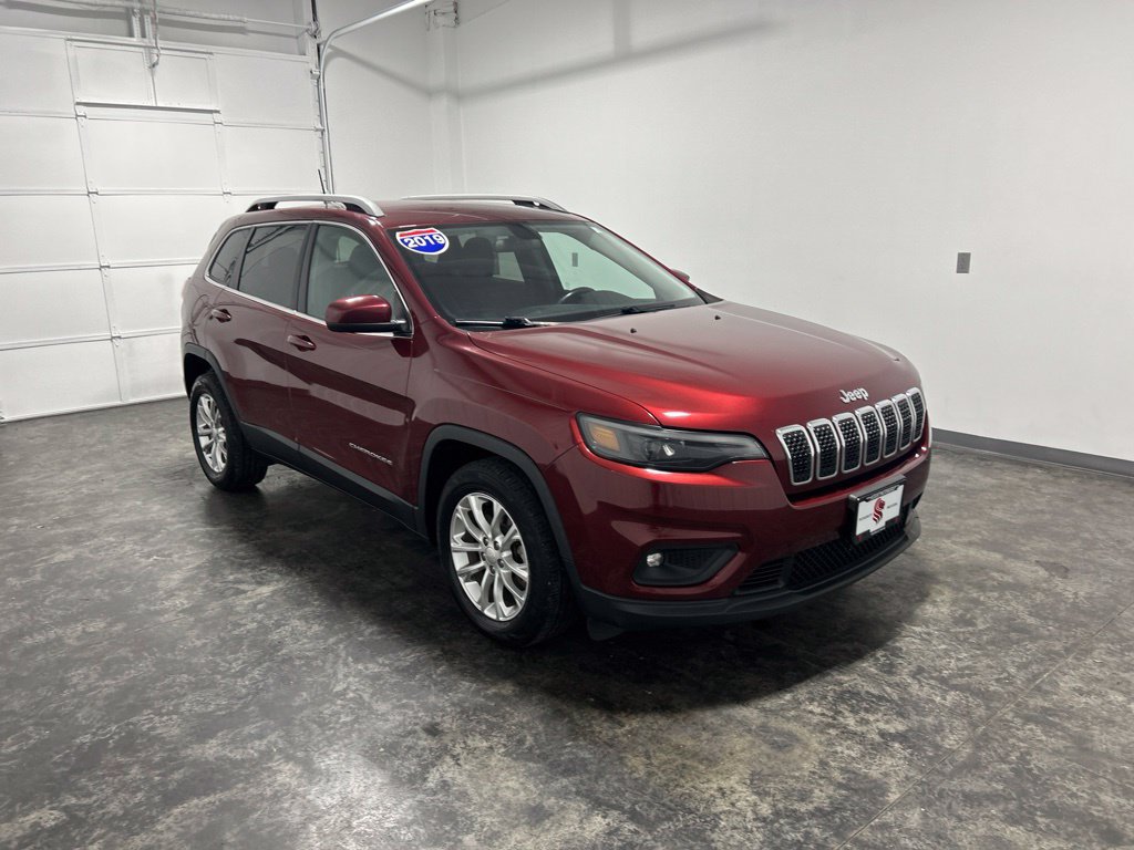 Used 2019 Jeep Cherokee Latitude w/ Cold Weather Group FWD image 5