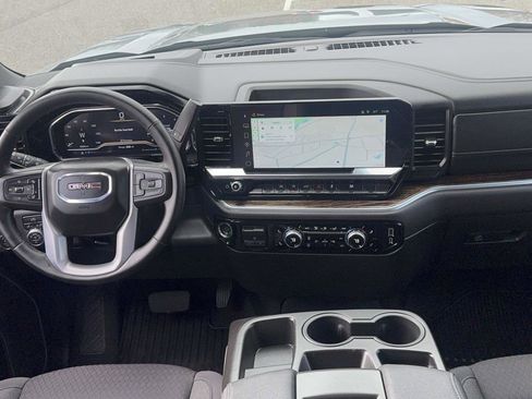 Used 2025 GMC Sierra 1500 Elevation image 13