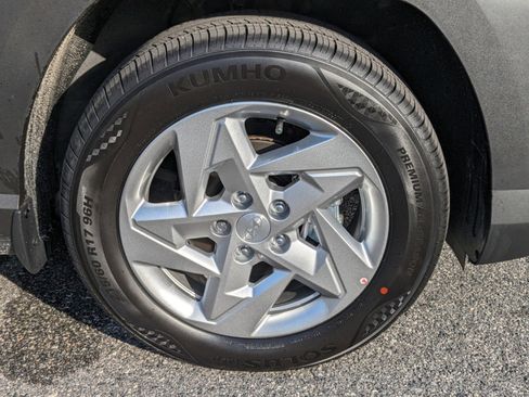 New 2025 Hyundai Kona SE image 14