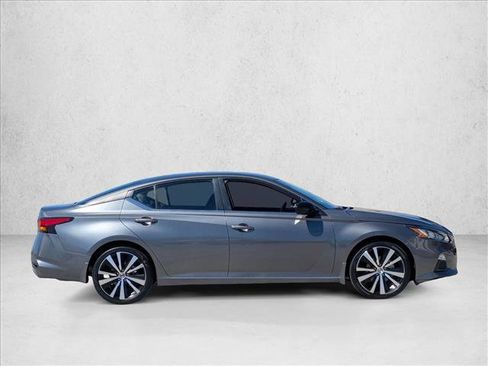 Used 2022 Nissan Altima 2.5 SR image 4