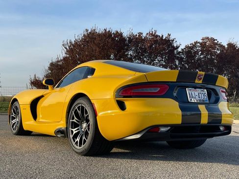 Used 2013 SRT Viper GTS w/ GTS Laguna Interior Pkg image 17