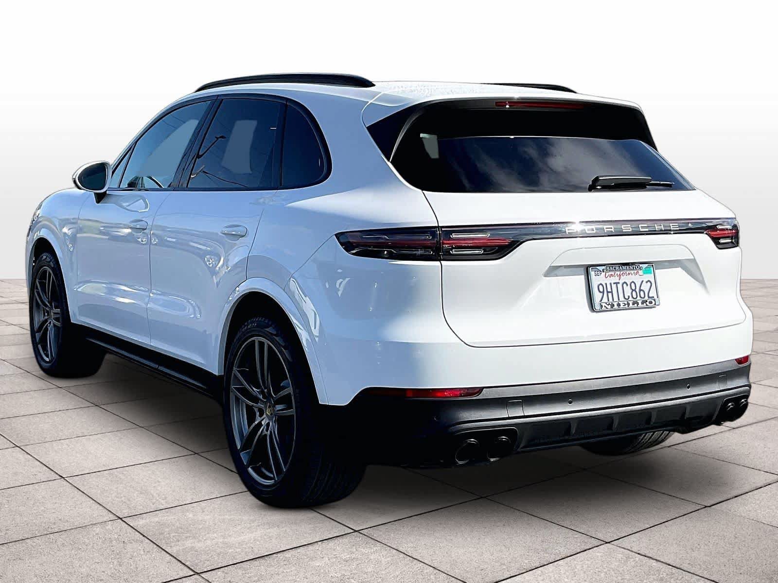 Used 2023 Porsche Cayenne Platinum Edition AWD/4WD image 15