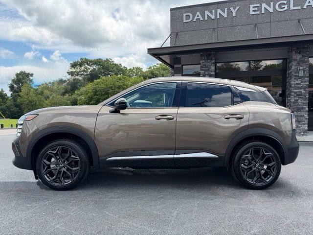 Used 2026 Nissan Kicks SR w/ SR Premium Package AWD/4WD image 9