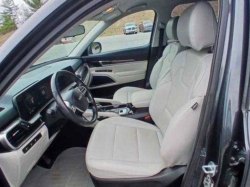Used 2024 Kia Telluride S AWD/4WD image 10