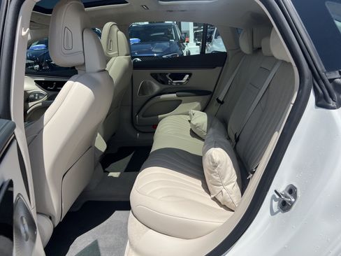 Used 2023 Mercedes-Benz EQS 450+ Sedan image 33