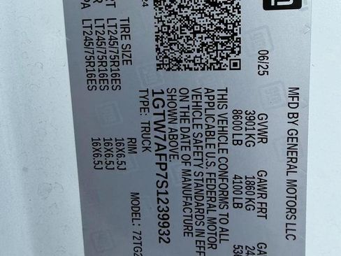 Used 2025 GMC Savana 2500 w/ Driver Convenience Package RWD image 20