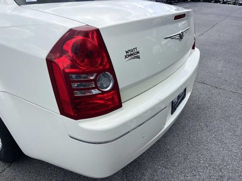Used 2008 Chrysler 300 Touring w/ Comfort/Convenience Group RWD image 10