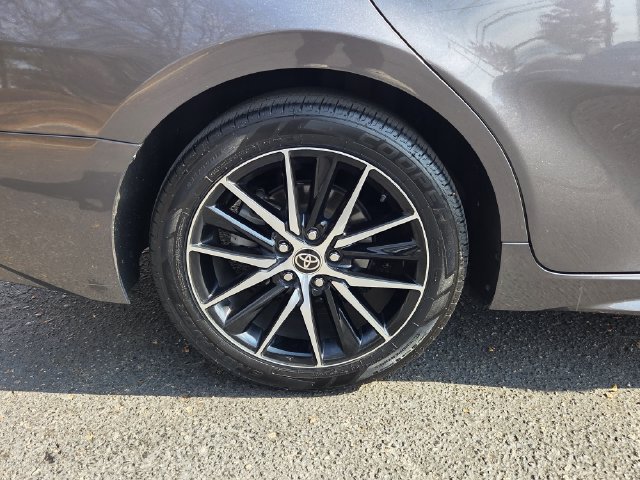 Certified 2022 Toyota Camry SE w/ Convenience Package FWD image 5