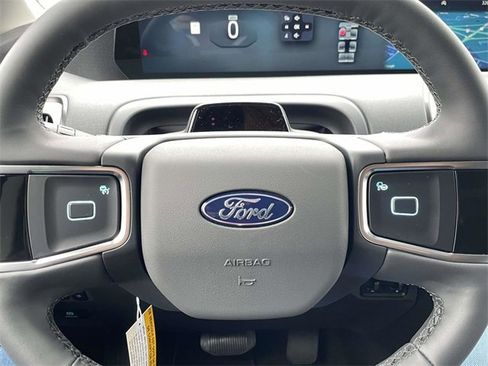 New 2025 Ford Expedition Active image 10