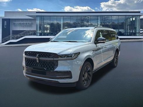 New 2027 Lincoln Navigator L Reserve w/ Jet Appearance Package AWD/4WD image 3