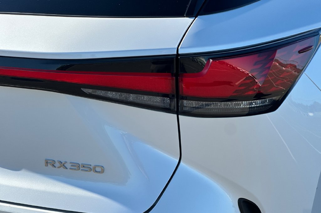 Certified 2025 Lexus RX 350 FWD w/ Accessory Package image 26
