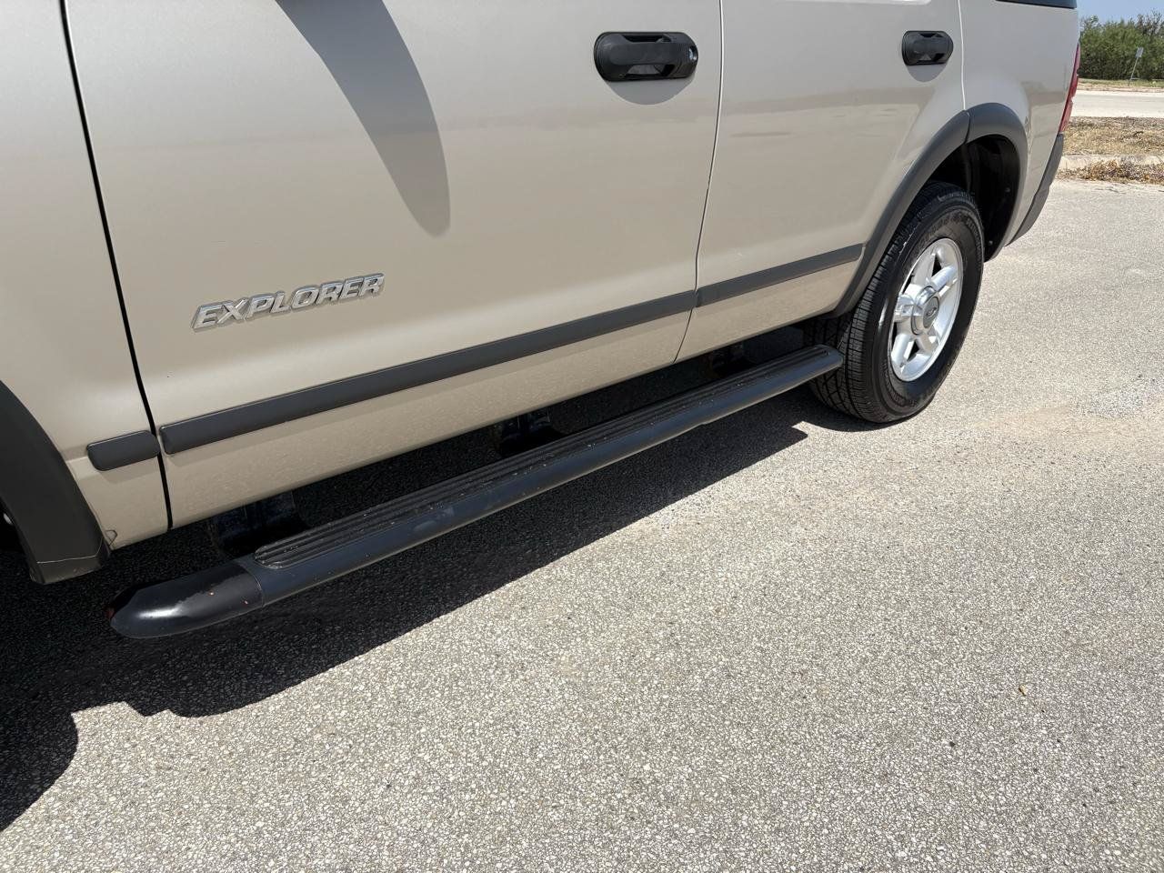 Used 2004 Ford Explorer XLS RWD image 7