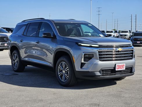 New 2026 Chevrolet Traverse LT FWD image 2