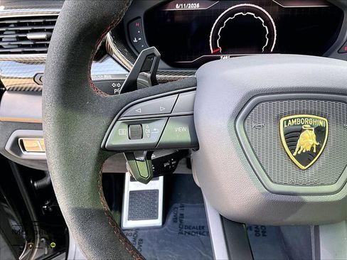 Used 2023 Lamborghini Urus Performante AWD/4WD image 16