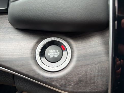 Used 2023 Jeep Grand Cherokee L Limited w/ Luxury Tech Group II image 33