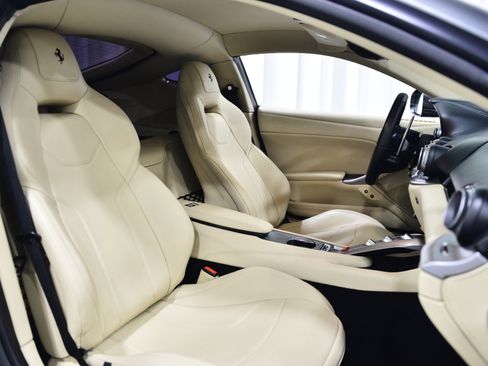 Used 2015 Ferrari F12 Berlinetta image 24