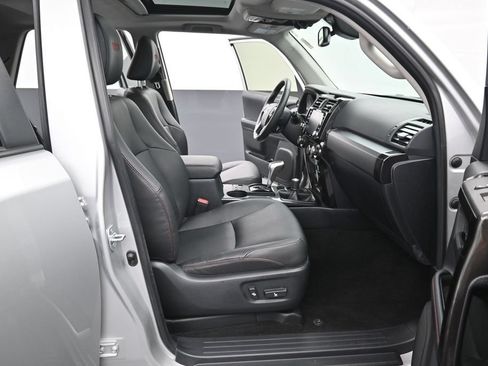 Certified 2022 Toyota 4Runner TRD Off-Road Premium w/ TRD Black Wheel Package (TMS) AWD/4WD image 35