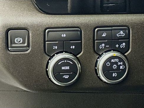 Used 2025 GMC Sierra 2500 SLE w/ SLE Value Package; image 14