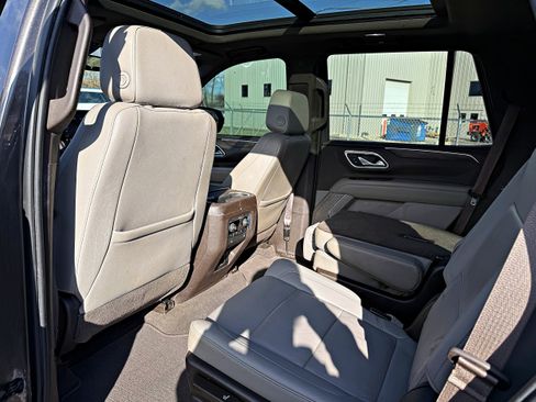 Used 2021 Chevrolet Tahoe Z71 w/ Z71 Signature Package image 21