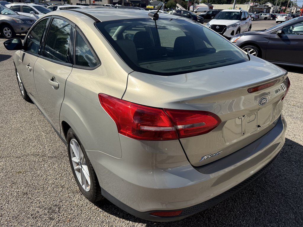 Used 2016 Ford Focus SE FWD image 4