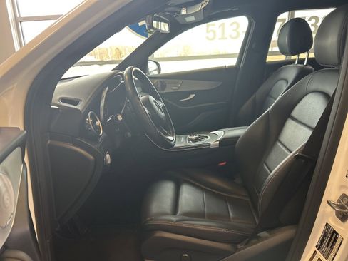 Used 2019 Mercedes-Benz GLC 300 4MATIC image 15