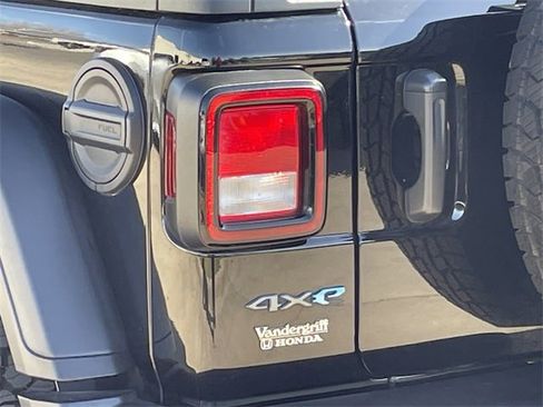 Used 2024 Jeep Wrangler Unlimited image 6