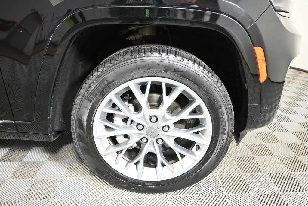 Used 2022 Jeep Grand Cherokee Summit w/ Adv Protech Group IV AWD/4WD image 11