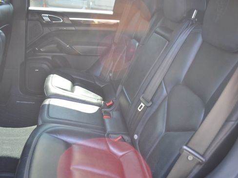 Used 2016 Porsche Cayenne AWD/4WD image 20