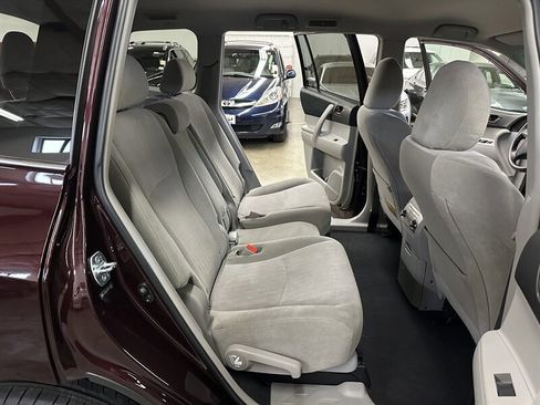 Used 2012 Toyota Highlander SE w/ Tow Pkg image 15
