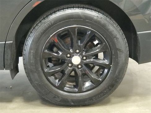 Used 2019 Chevrolet Equinox LT image 10