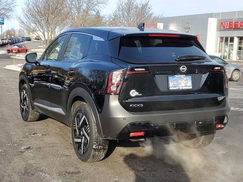 Certified 2025 Nissan Kicks SV image 4