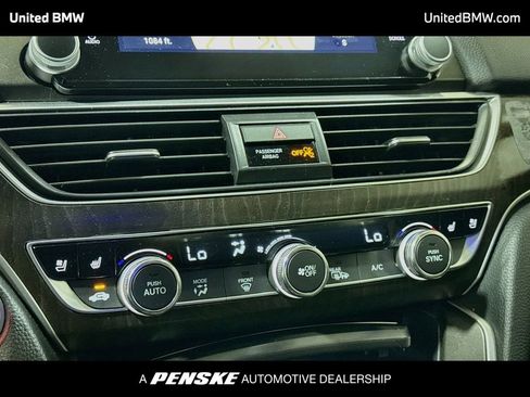 Used 2021 Honda Accord Touring image 11