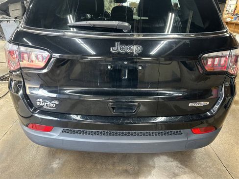 Used 2018 Jeep Compass Latitude w/ Popular Equipment Group image 14