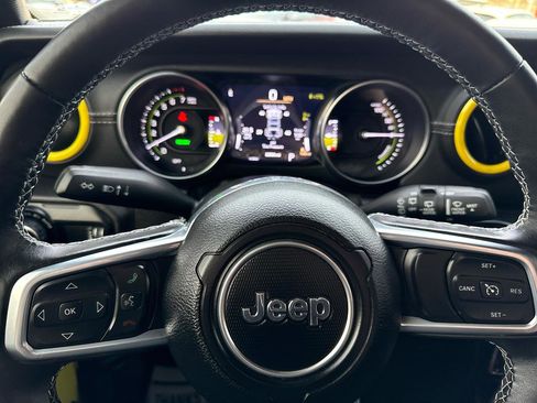 Used 2023 Jeep Wrangler Unlimited Sahara w/ Cold Weather Group image 44