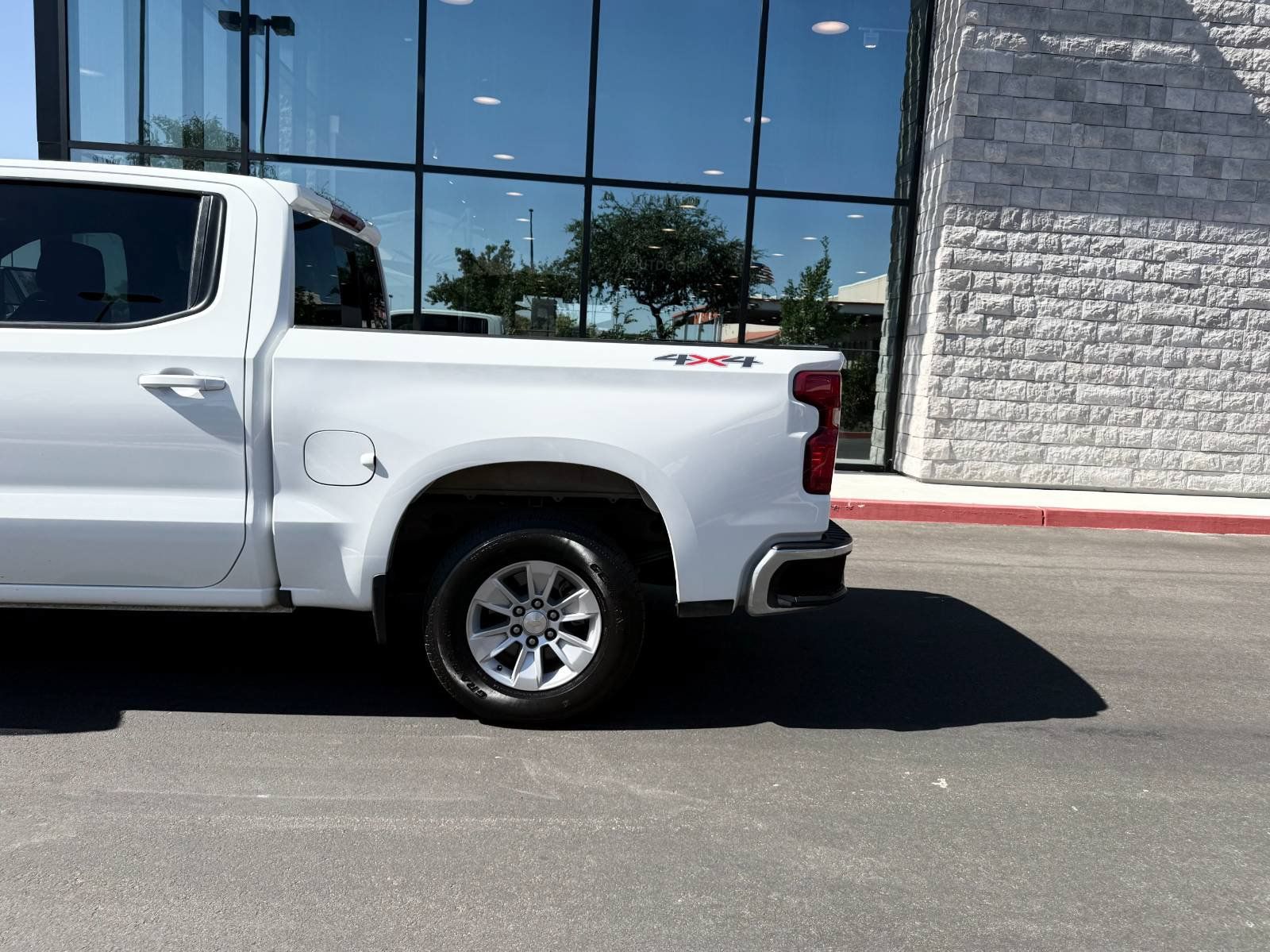 Used 2024 Chevrolet Silverado 1500 LT w/ Convenience Package II AWD/4WD image 10
