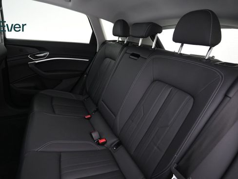 Used 2024 Audi Q8 e-tron Premium AWD/4WD image 24