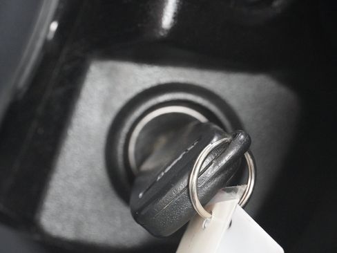 Used 2015 Jeep Wrangler Unlimited Sahara w/ Connectivity Group image 35