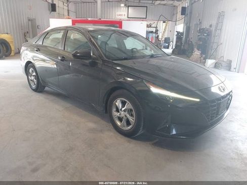 Used 2021 Hyundai Elantra SE FWD image 1