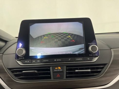 Used 2024 Nissan Altima 2.5 SV FWD image 27