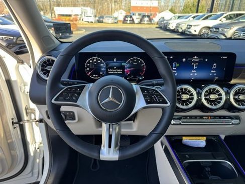 Used 2026 Mercedes-Benz GLB 250 4MATIC image 15