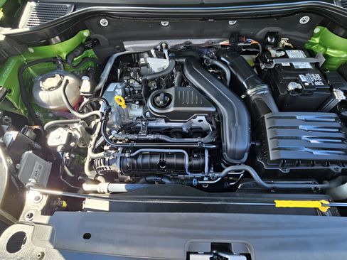 Certified 2025 Volkswagen Taos SE FWD image 26