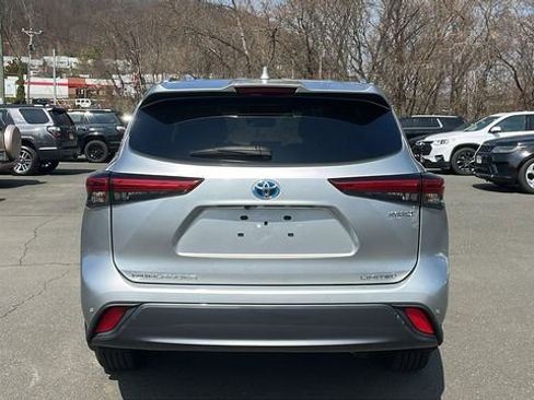 Used 2023 Toyota Highlander Limited image 7