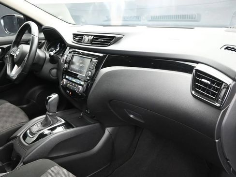 Used 2022 Nissan Rogue Sport SV FWD image 24