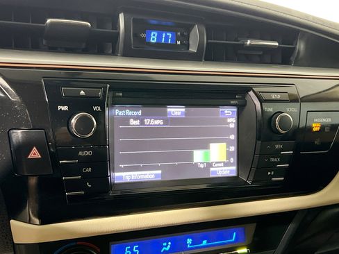 Used 2016 Toyota Corolla LE image 18