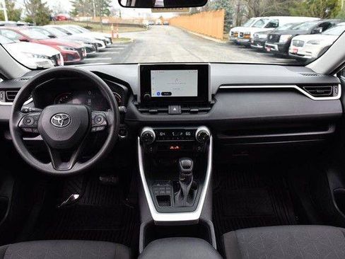 Used 2025 Toyota RAV4 XLE image 8