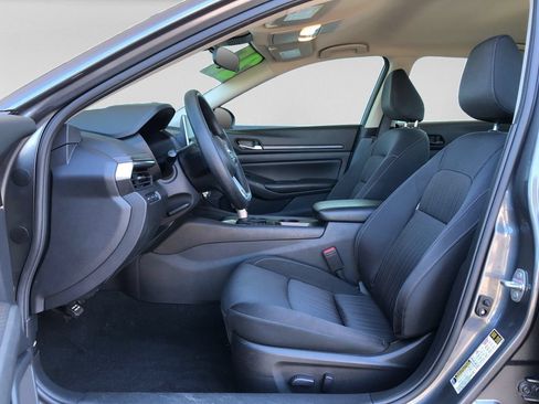 Used 2025 Nissan Altima 2.5 SV FWD image 22
