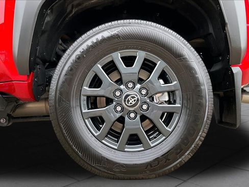 Used 2025 Toyota 4Runner SR5 AWD/4WD image 11